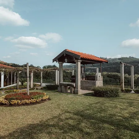 Quinta Da Eira Do Sol Séjour à la ferme Guimarães