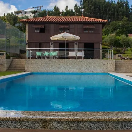 Quinta Da Eira Do Sol Séjour à la ferme Guimarães